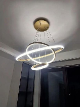 雷士灯具：让你的家更加光彩夺目
